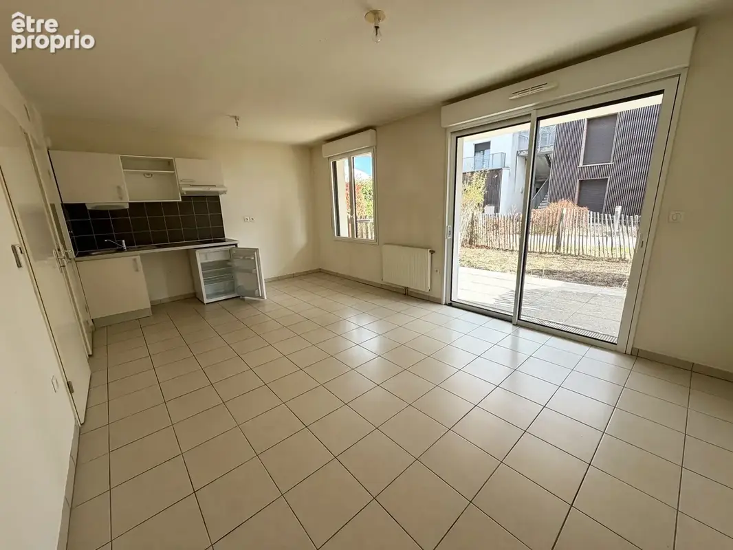 Photo 1 - Appartement à BEAUZELLE