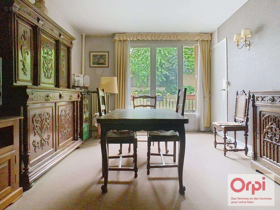 Appartement à ISSY-LES-MOULINEAUX