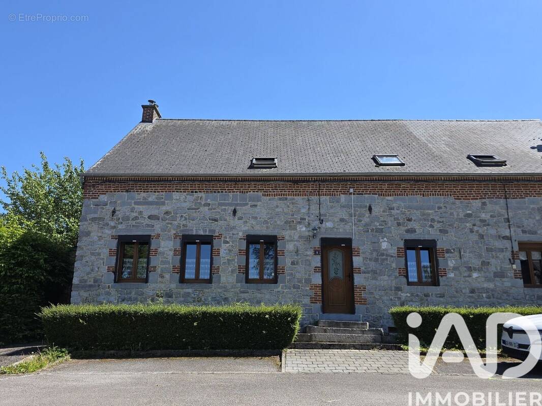Photo 1 - Maison à SAINT-REMY-CHAUSSEE