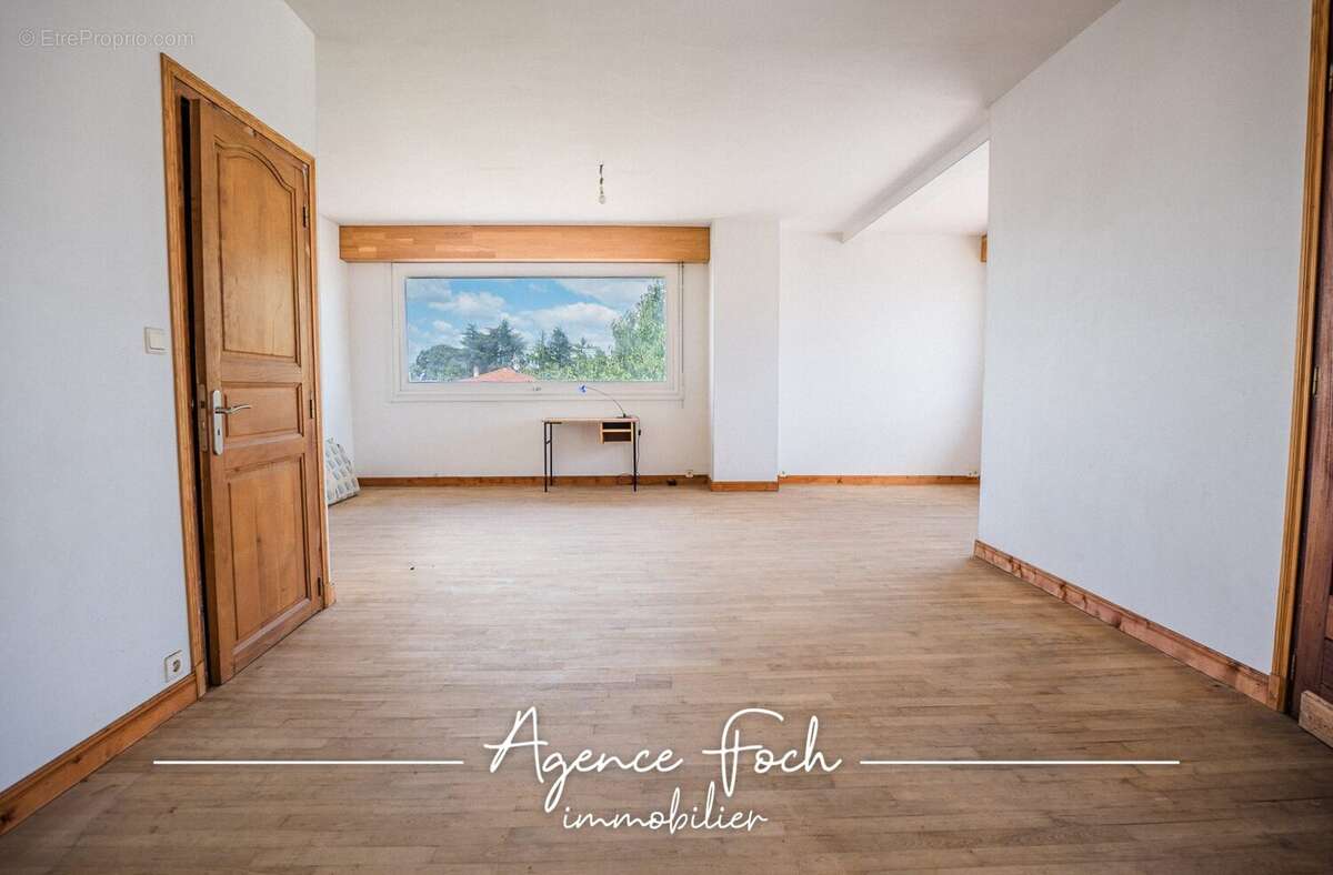 Maison 129 m² à Tarbes  - photo 9