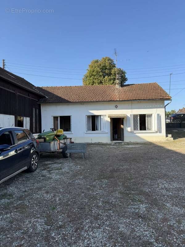 Maison à BRIENON-SUR-ARMANCON