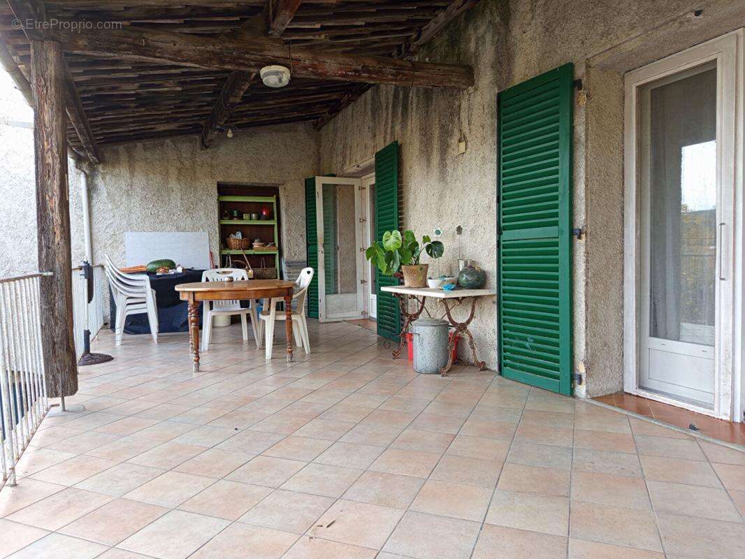 Maison à MALATAVERNE