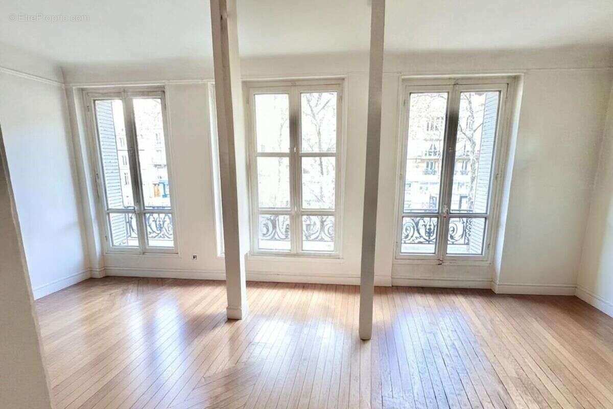 Appartement à PARIS-14E