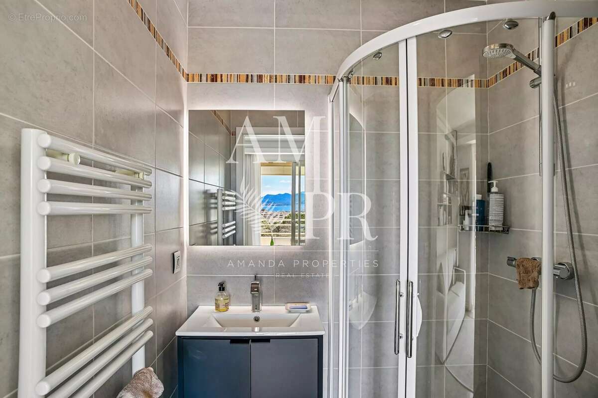 Cannes Basse Californie - Appartement 3 pièces - Vue mer - photo 11