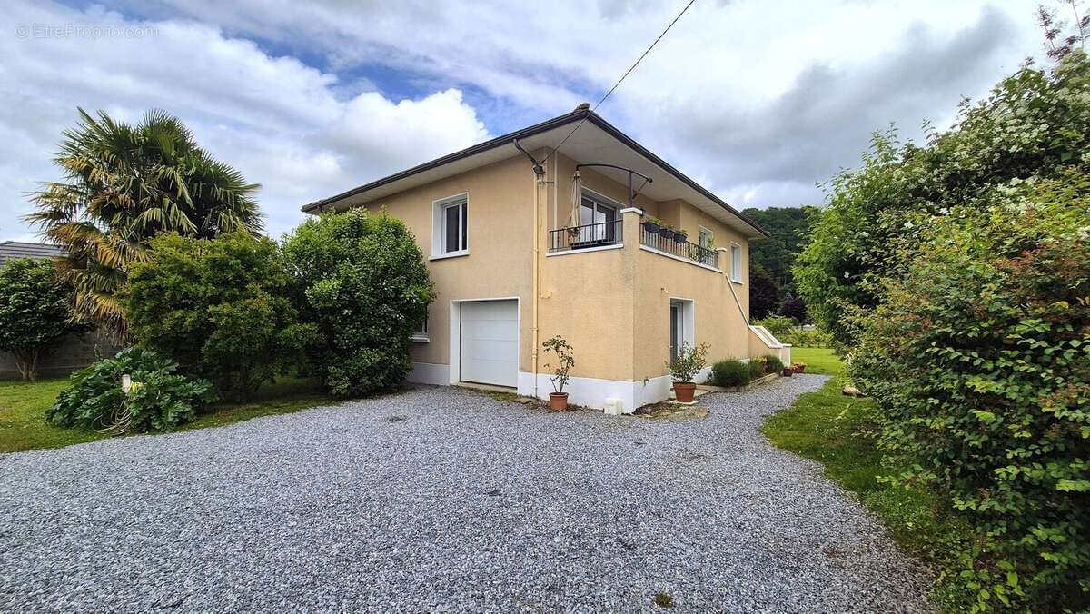 Maison à MONTAUT