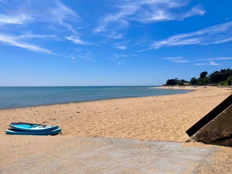 Terrain à SAINT-VINCENT-SUR-JARD