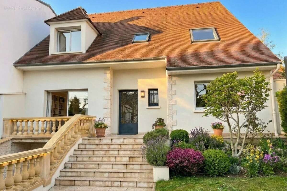 Maison à CHAMPIGNY-SUR-MARNE