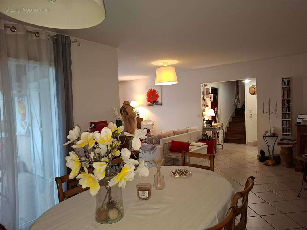 Maison à MORESTEL