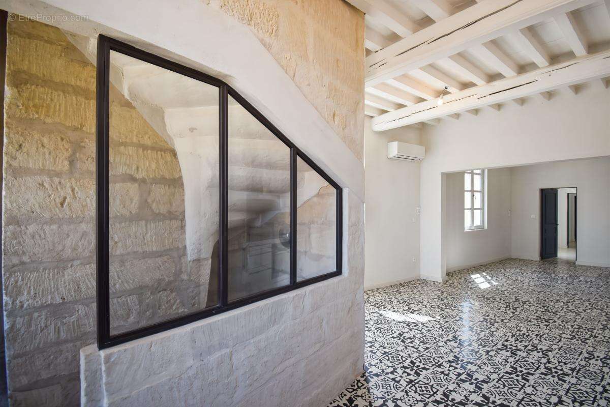 Centre d'Uzès, beau duplex rénové et climatisé - photo 10