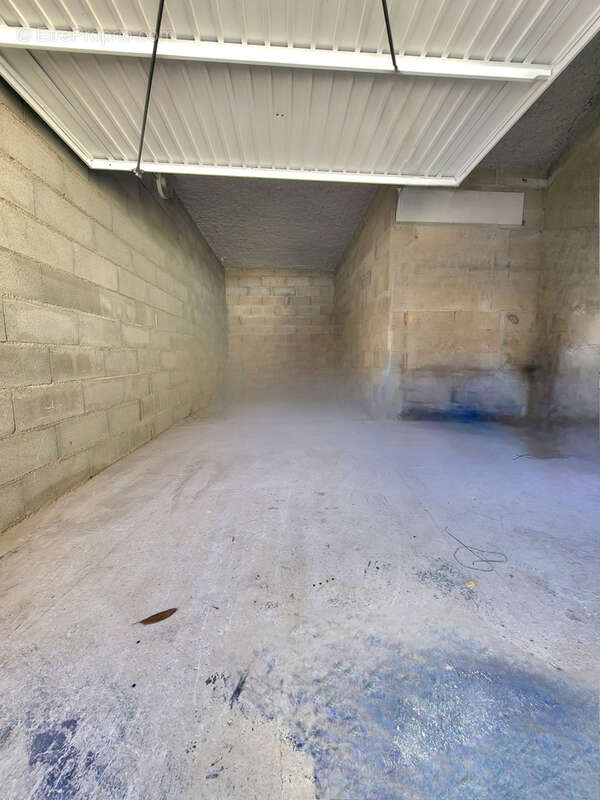 Parking à FRONTIGNAN