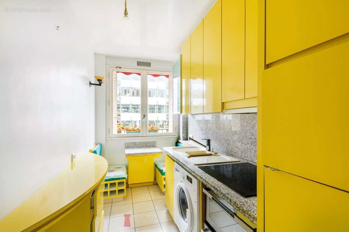 Appartement à PARIS-15E