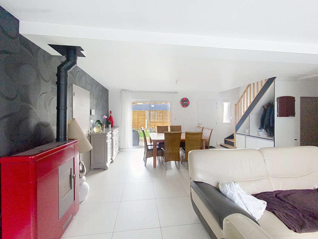 Maison à DONVILLE-LES-BAINS