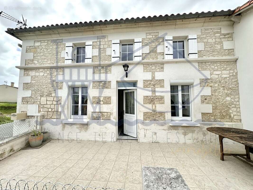 Maison 78 m² à Floirac  - photo 2