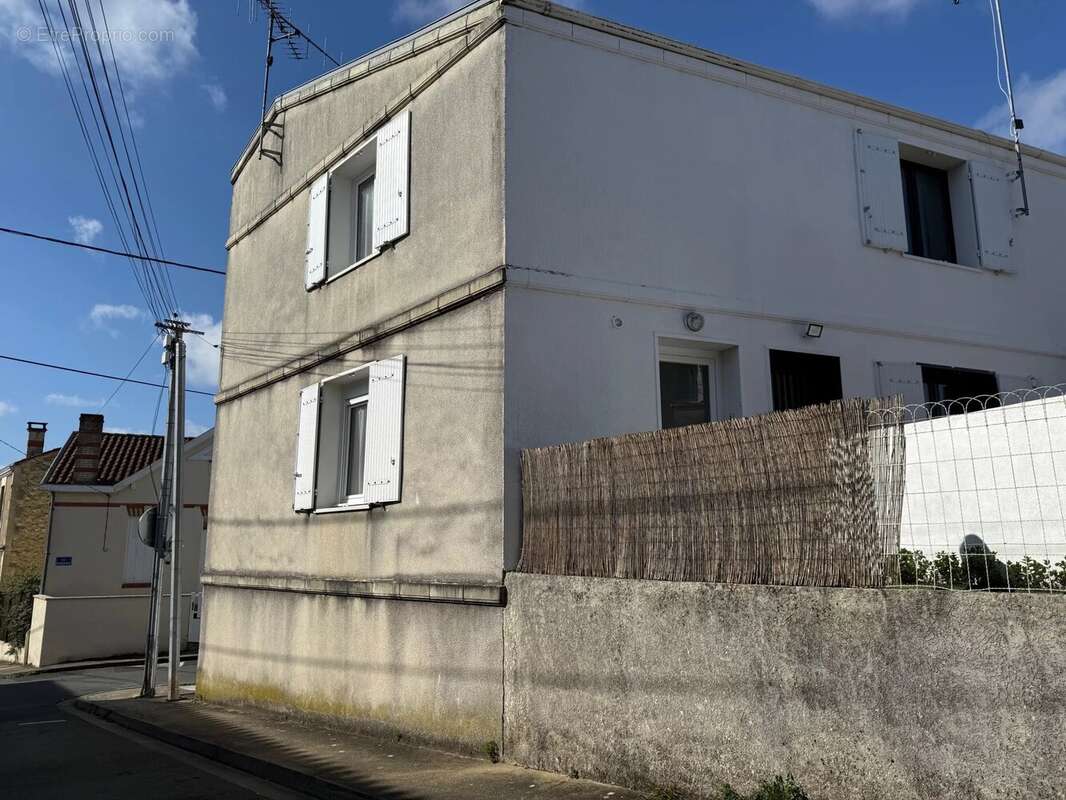 Maison à SAINTES