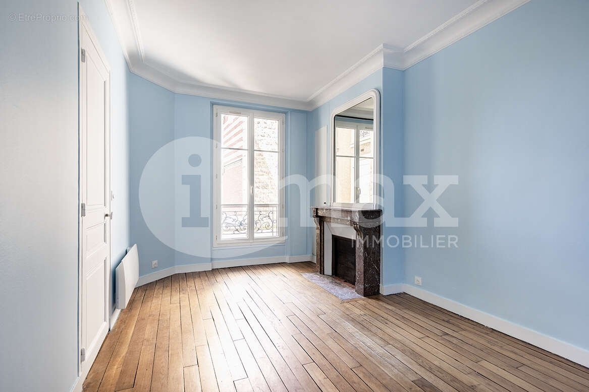 Appartement à COURBEVOIE