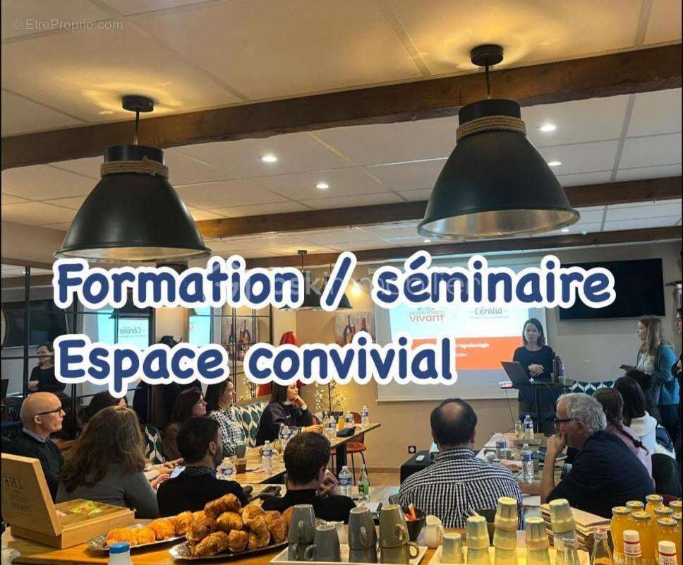 Commerce à FRESNES-LES-MONTAUBAN