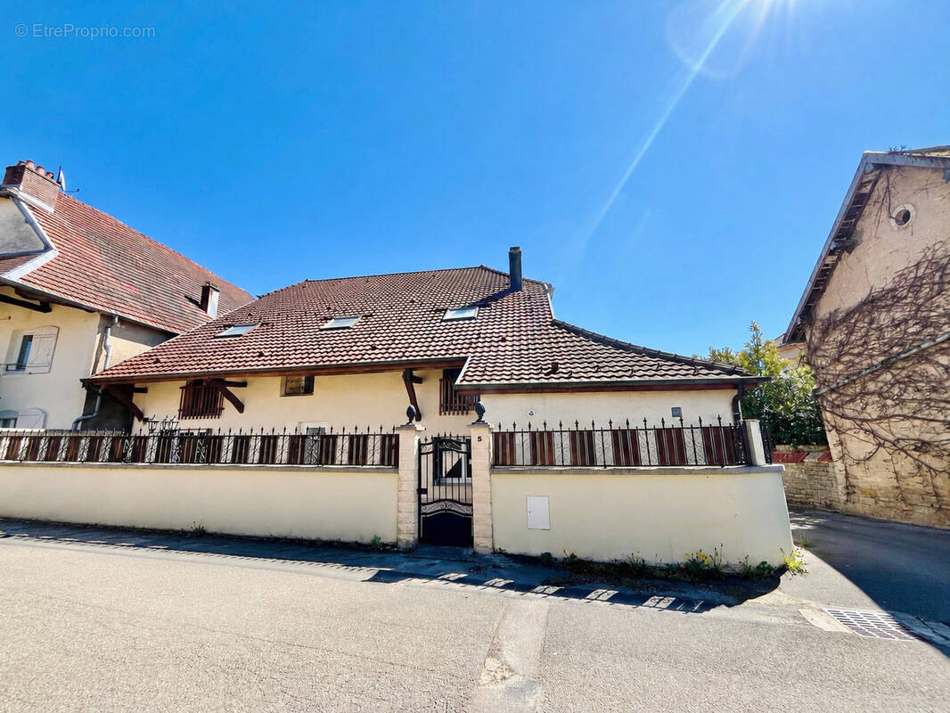 Maison à CHEMAUDIN
