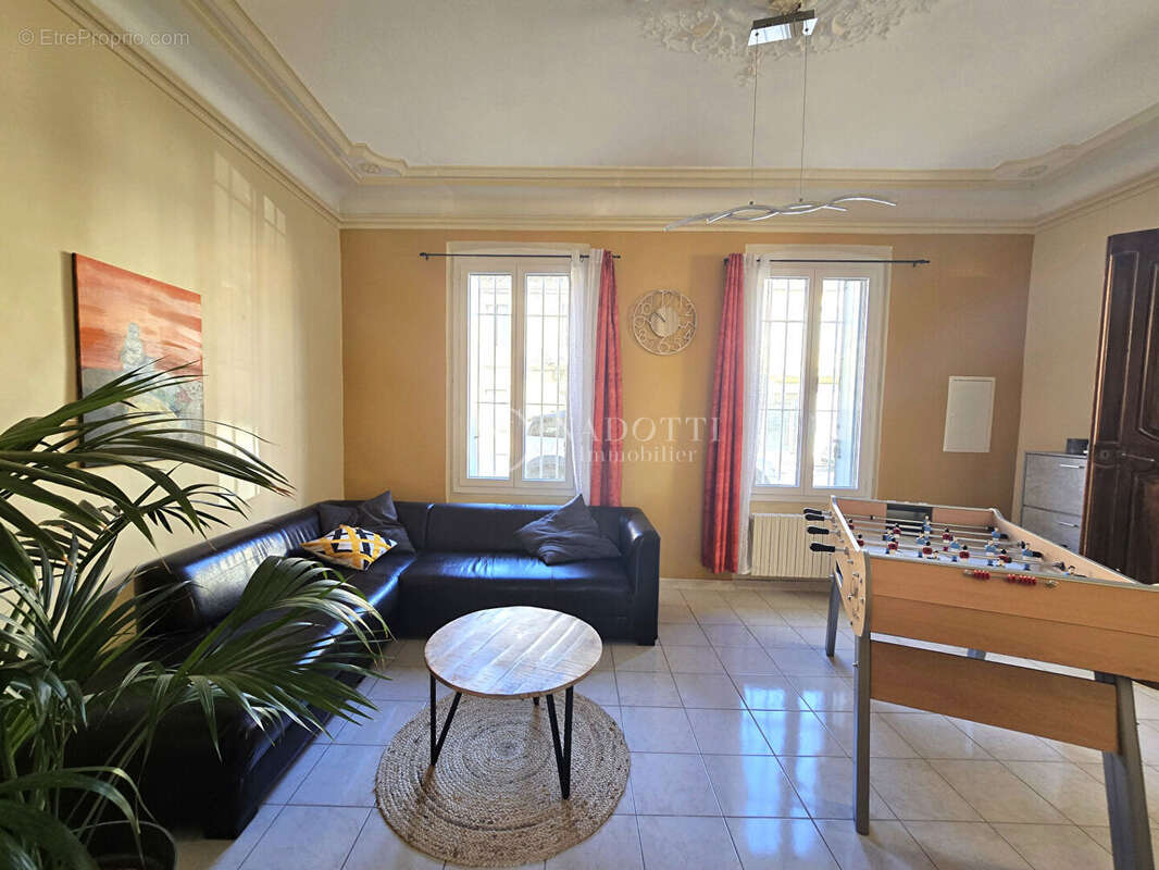 Immeuble haussmannien de 400m² APT - photo 6
