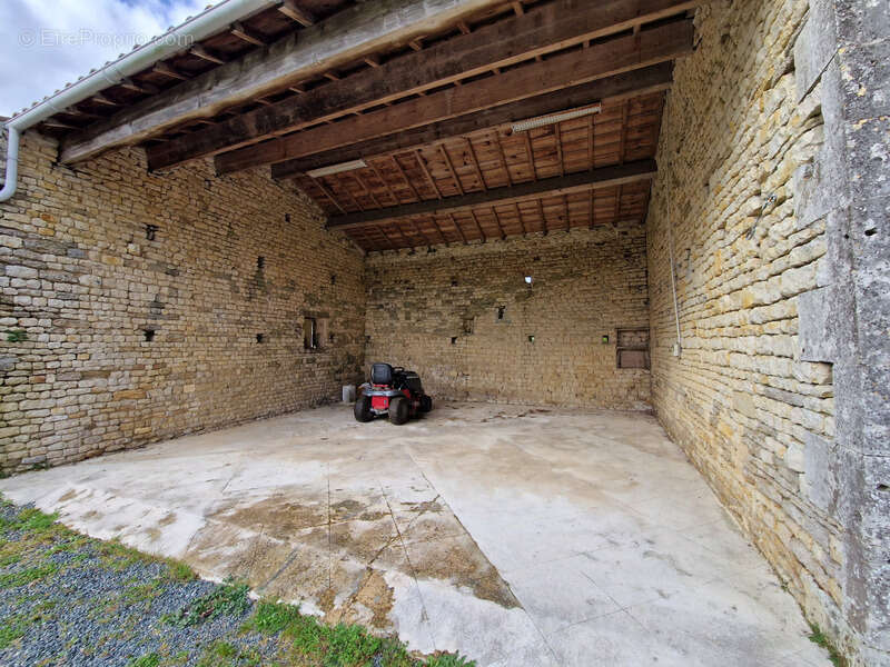 Maison à SAINT-CREPIN