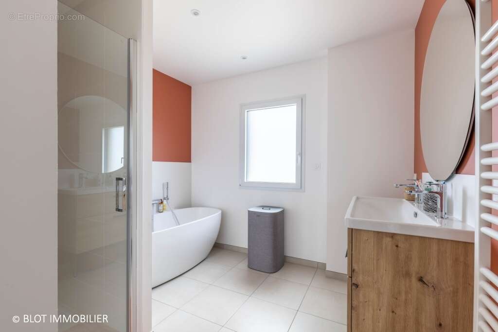 Maison à LOUVIGNE-DE-BAIS