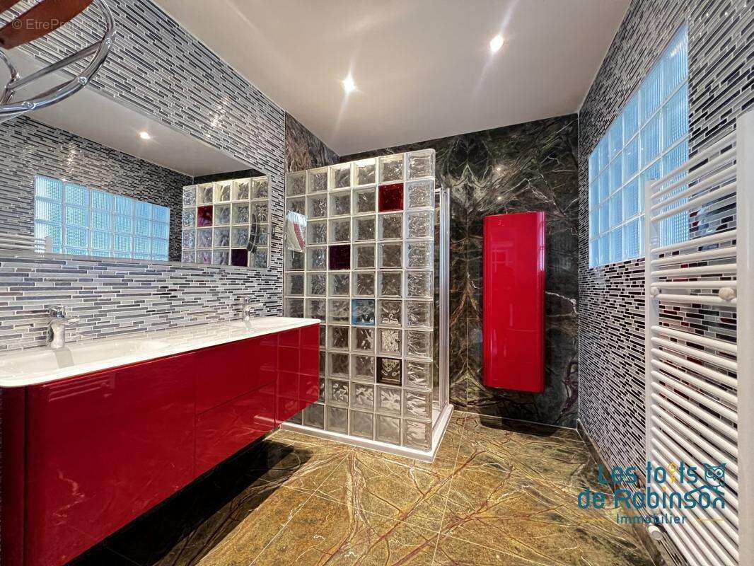 Appartement à L'HAY-LES-ROSES