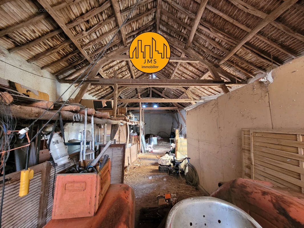 Maison à CHATEL-DE-NEUVRE