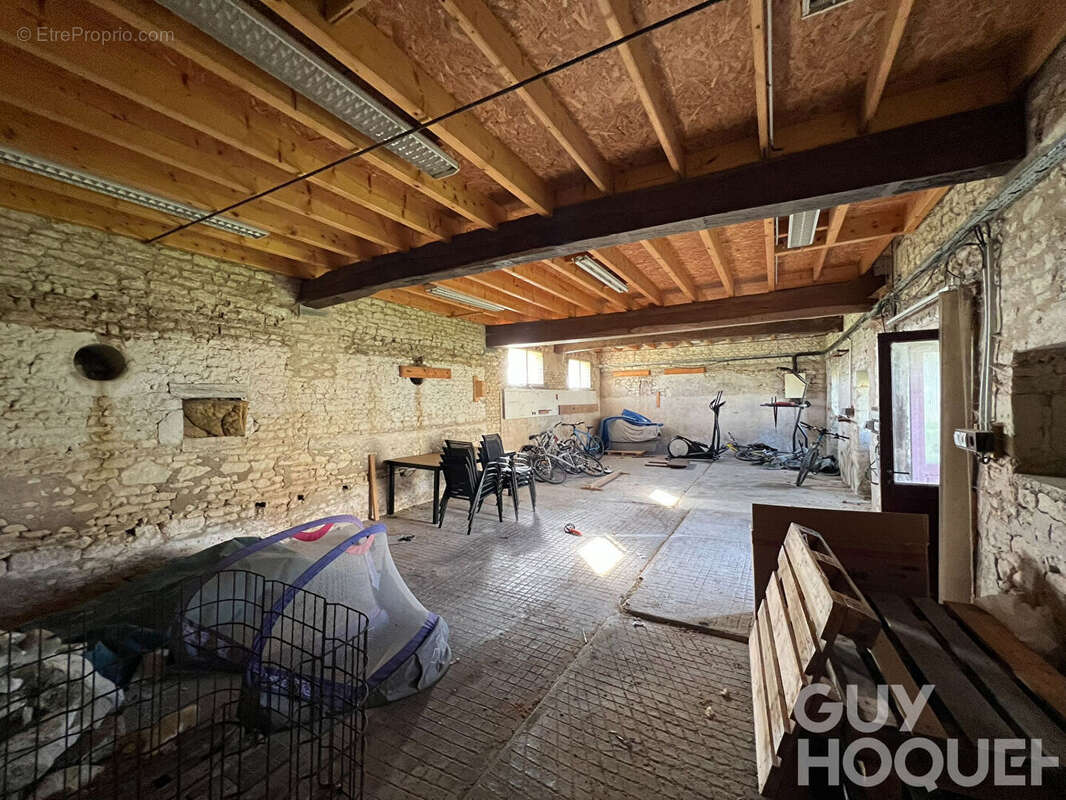 Maison à SAVIGNY-SOUS-FAYE