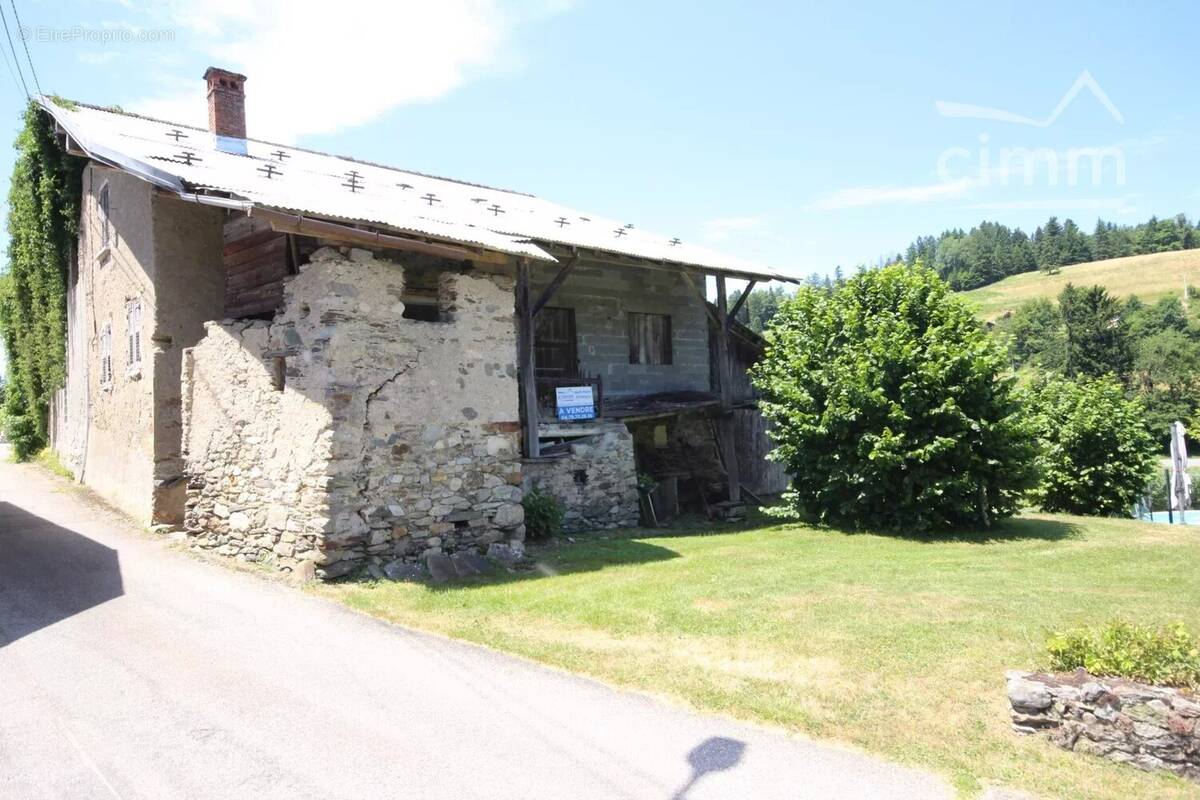 Maison à BOURGET-EN-HUILE