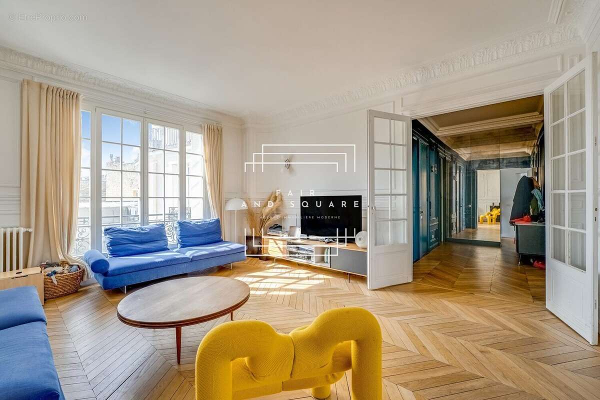 Appartement à PARIS-17E