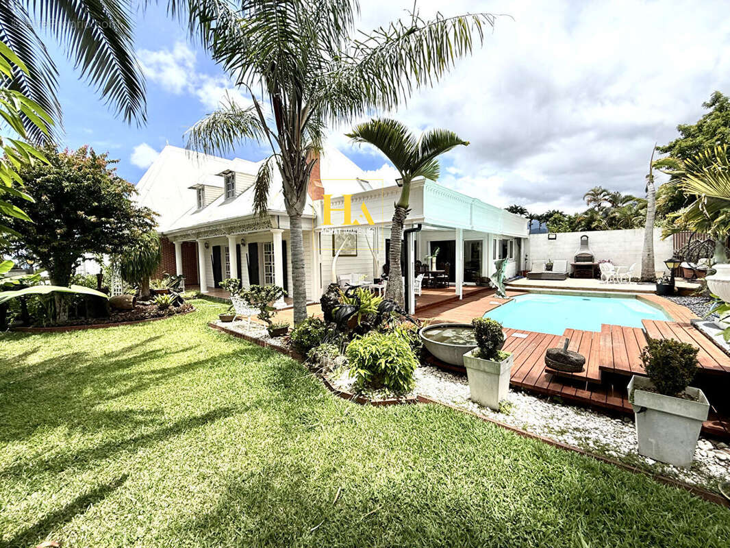 Maison Trois Mares, dépendance, 250 m2 - photo 8