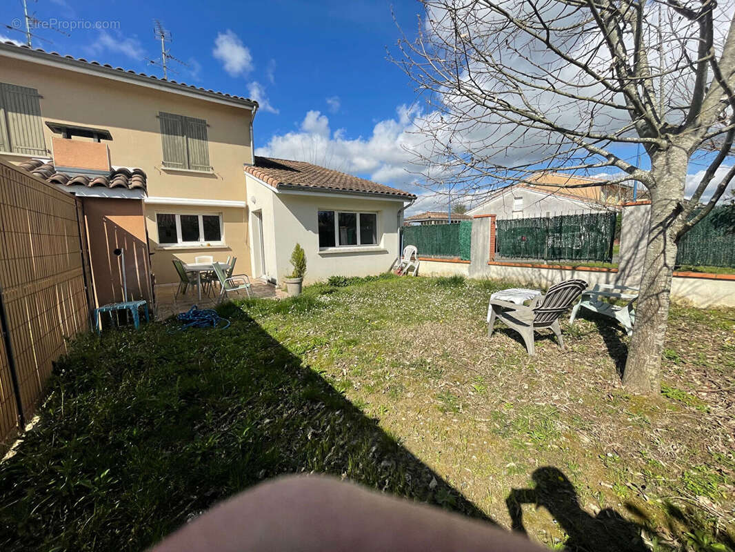 Maison à CASTELGINEST