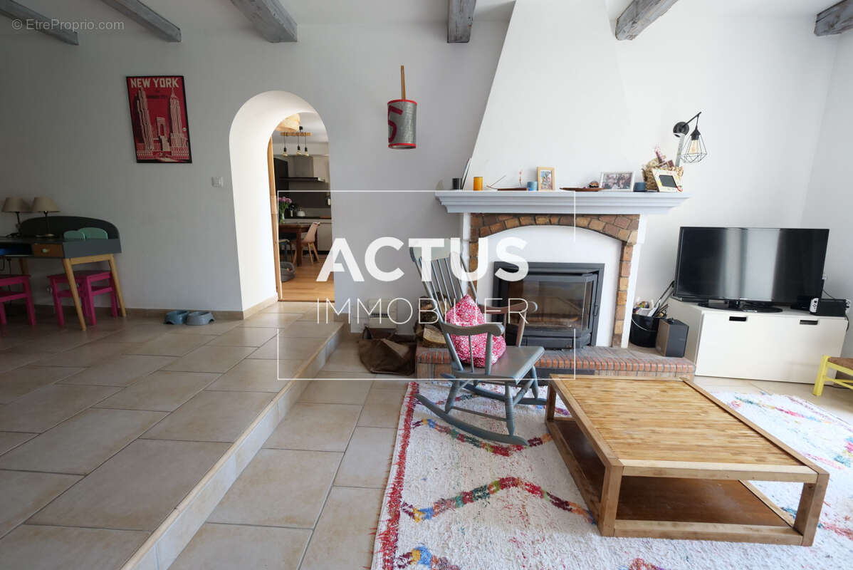 Maison 135 m² à Aurons  - photo 7