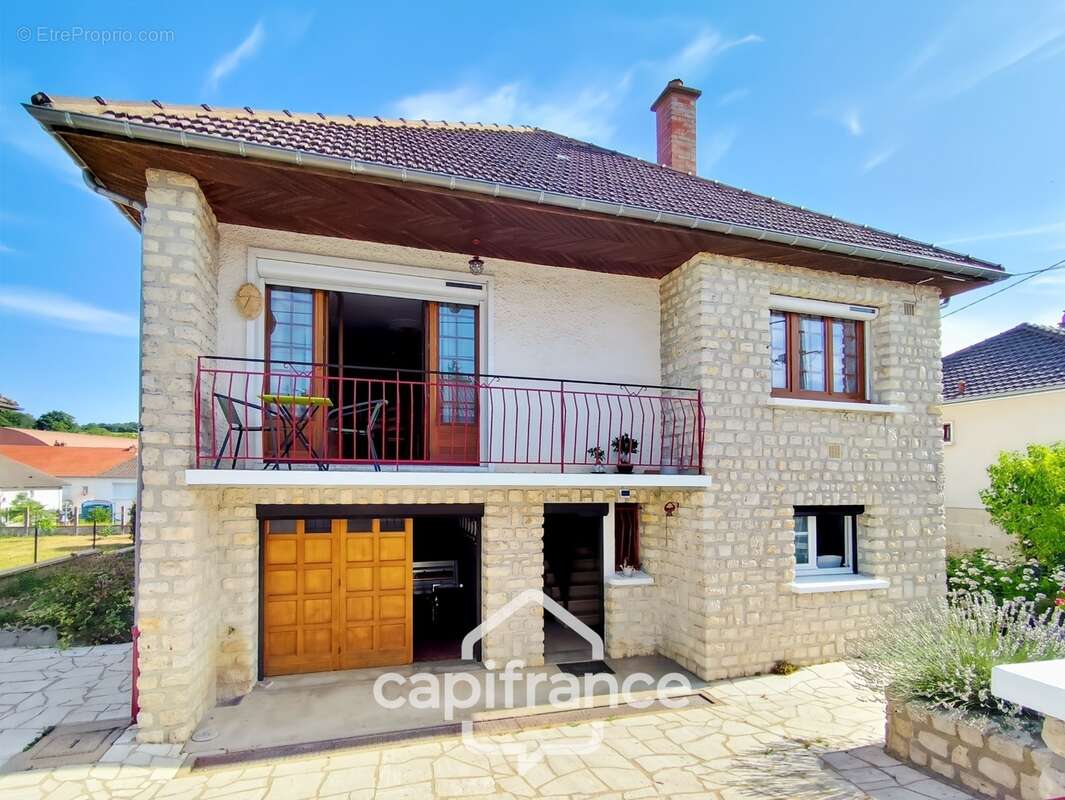 Maison à vendre 5 pièces BESSE SUR BRAYE (72)  -  Terrain 527 m²  - - photo 12