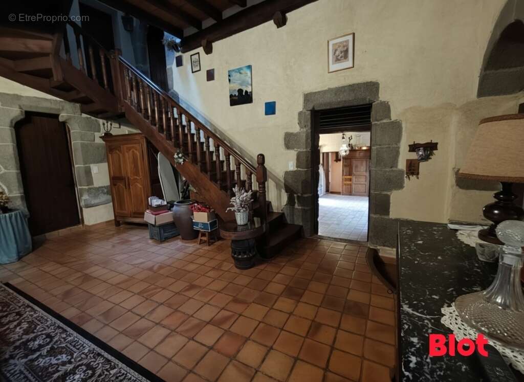 Maison à COMBOURG