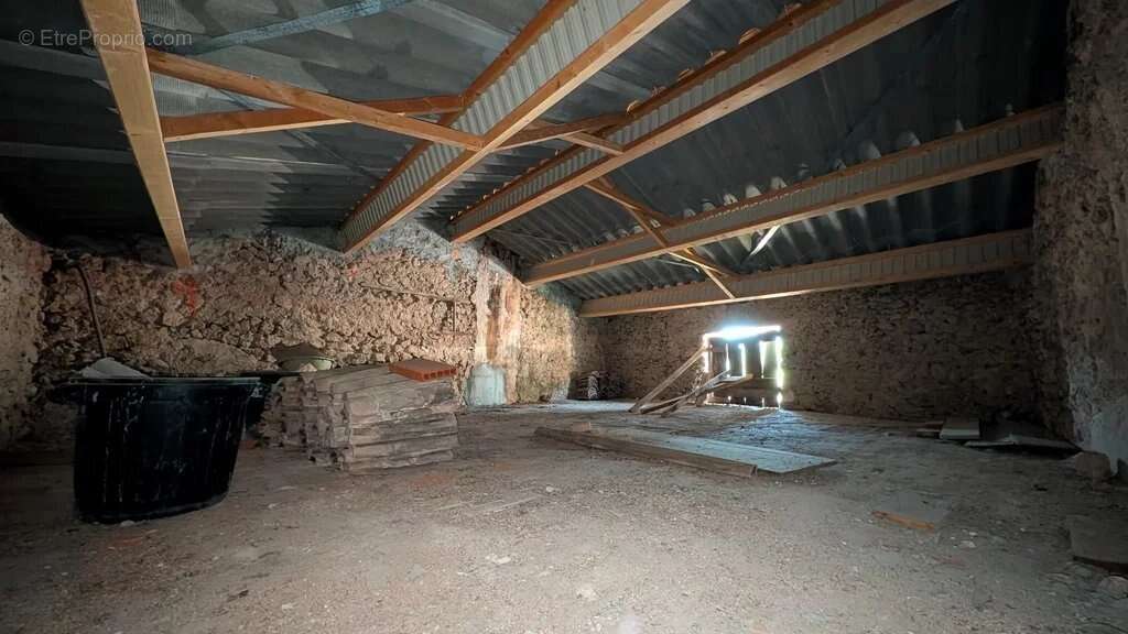 MONTFORT SUR ARGENS Double maison de village à rénover avec jardin non attenant - photo 11