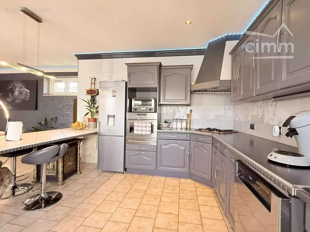 Appartement à SAINT-SULPICE-DE-POMMERAY