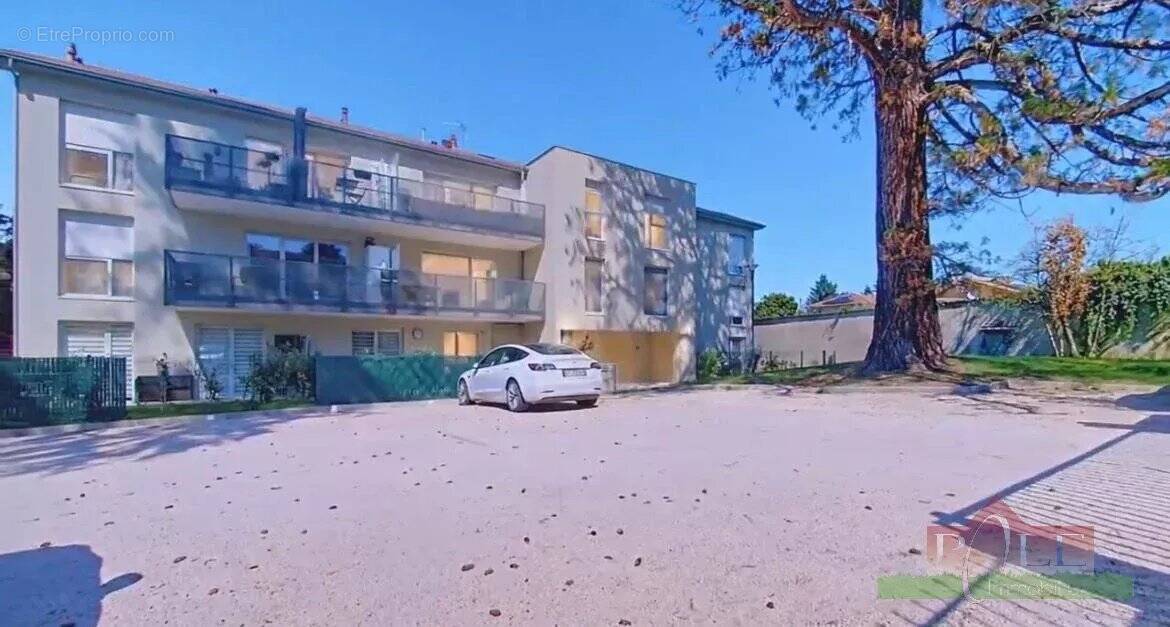 Appartement à PONT-EVEQUE