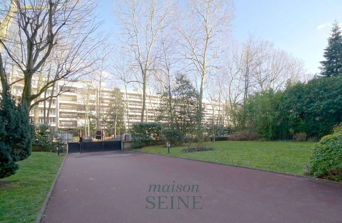 Appartement à NEUILLY-SUR-SEINE