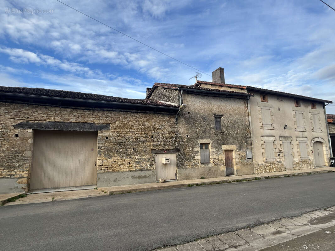 Maison à LE GRAND-MADIEU