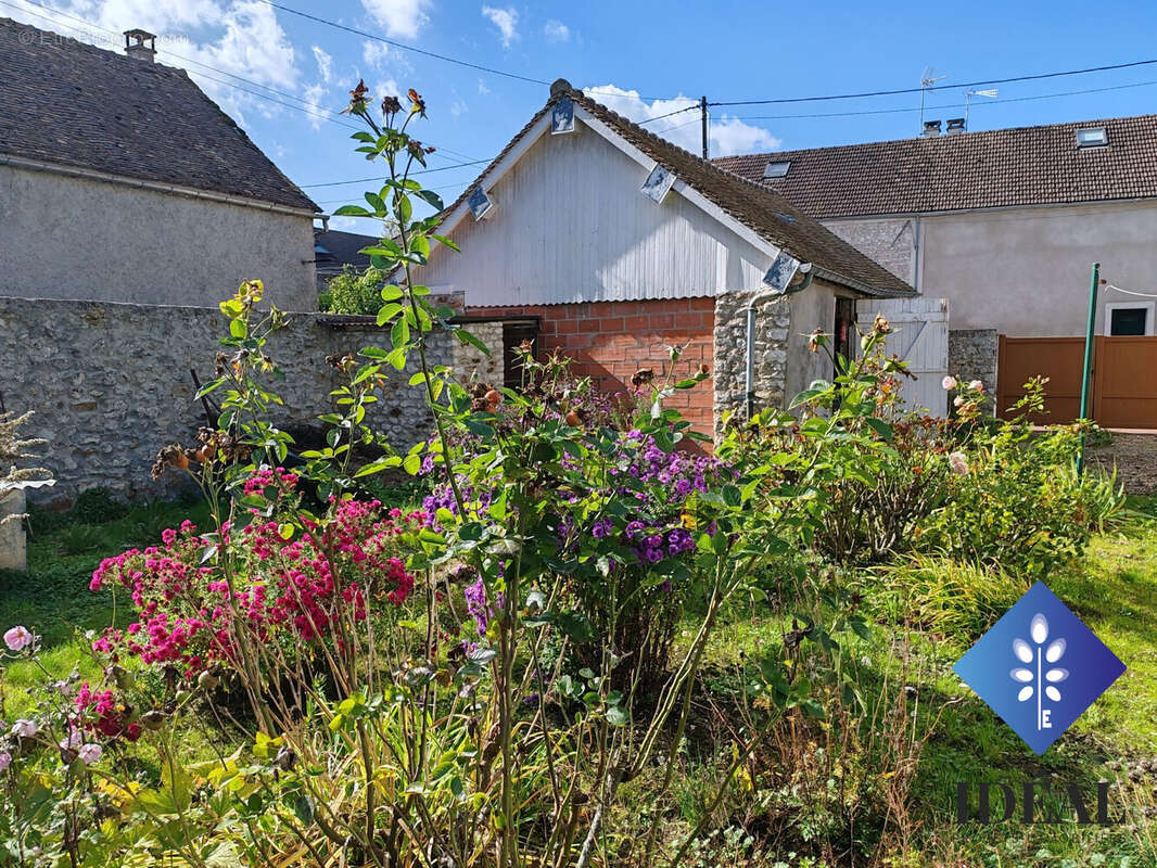 Maison à DAMMARTIN-EN-SERVE