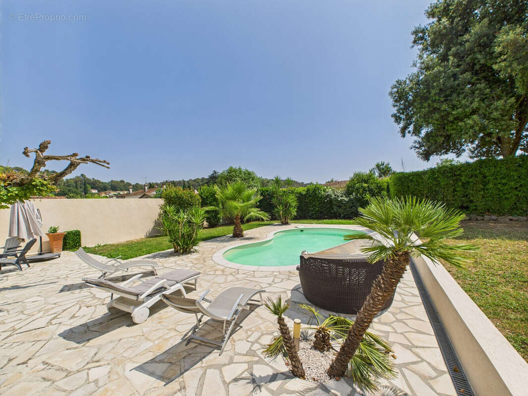 Maison 193 m² à Grasse  - photo 2