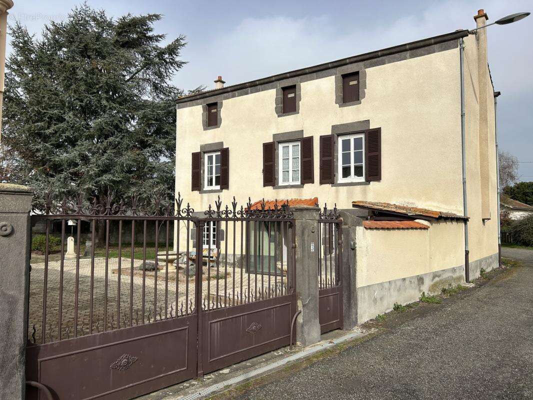 SAINT BEAUZIRE Targnat Maison 105 m2 - photo 2