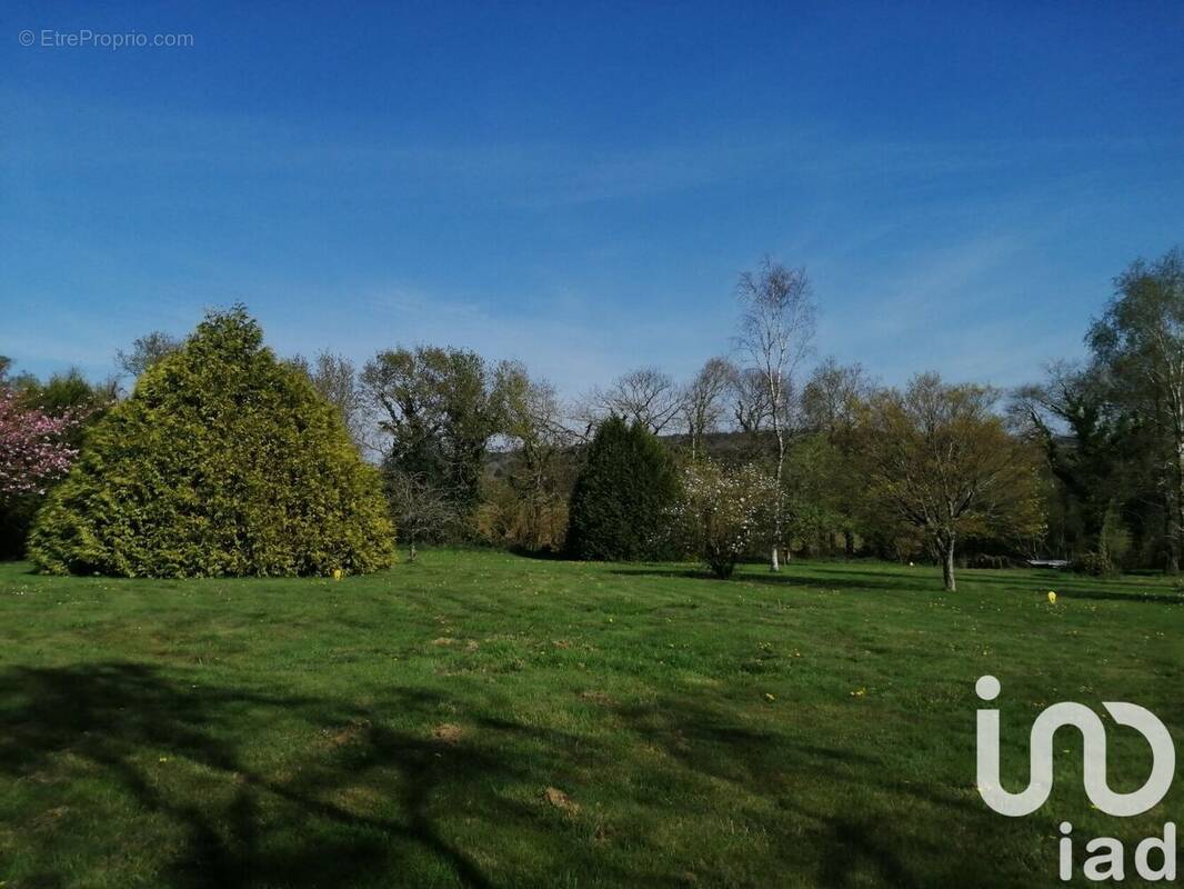Photo 1 - Terrain à CAST