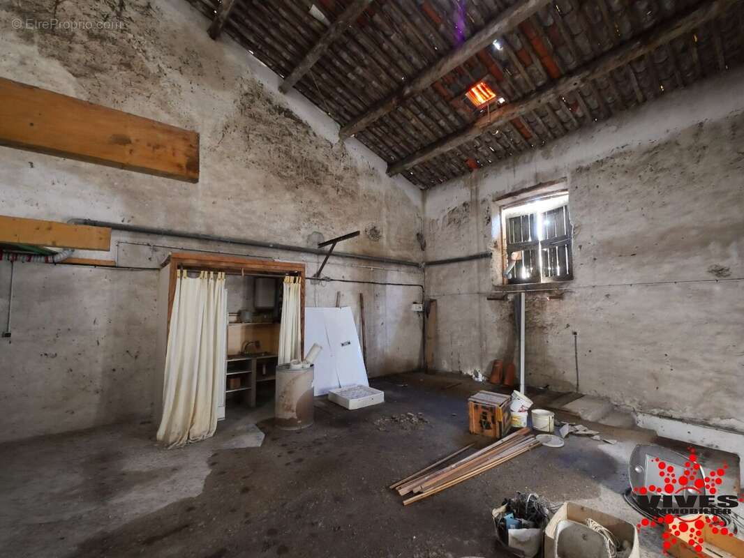 Maison à NISSAN-LEZ-ENSERUNE