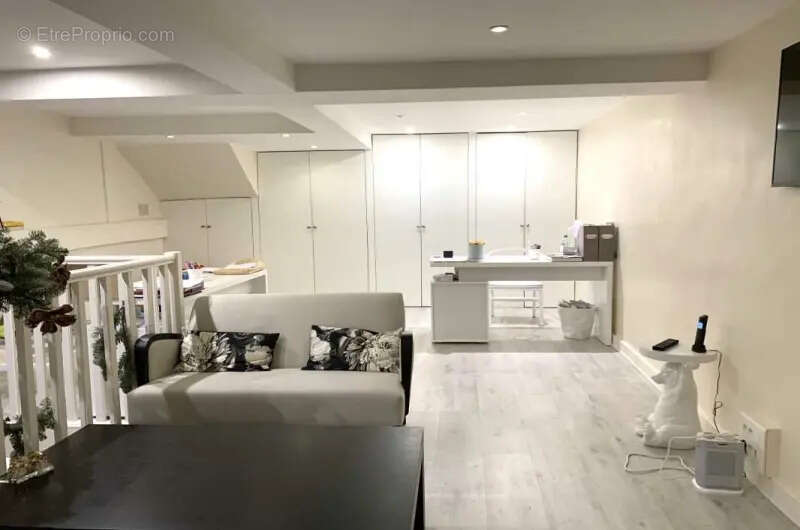 Commerce à PARIS-17E