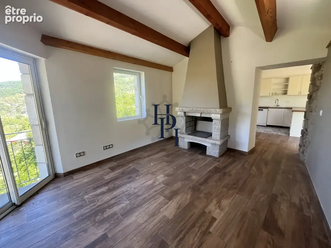 Saint Affrique, Vente maison rénovée avec terrain attenant. - photo 6