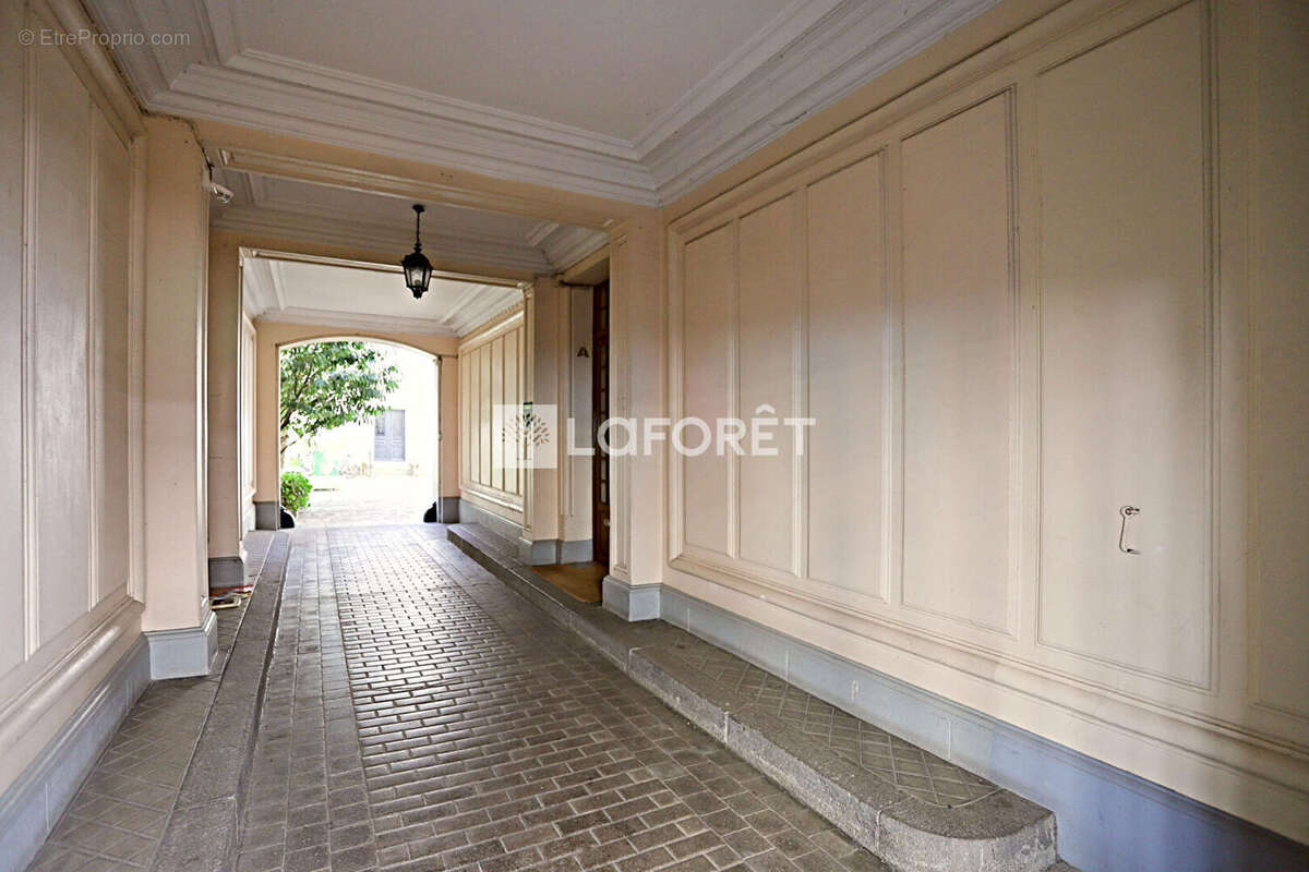 Appartement à PARIS-14E
