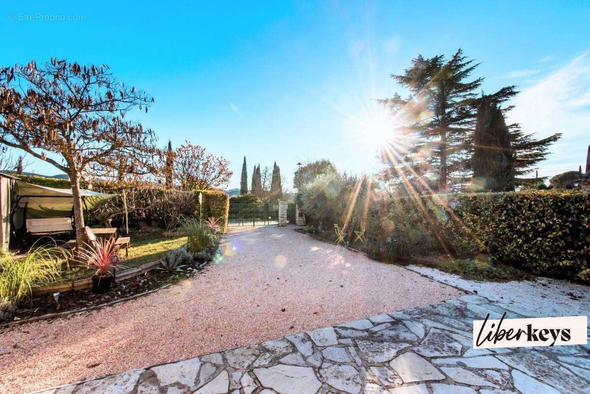 Maison à GREOUX-LES-BAINS