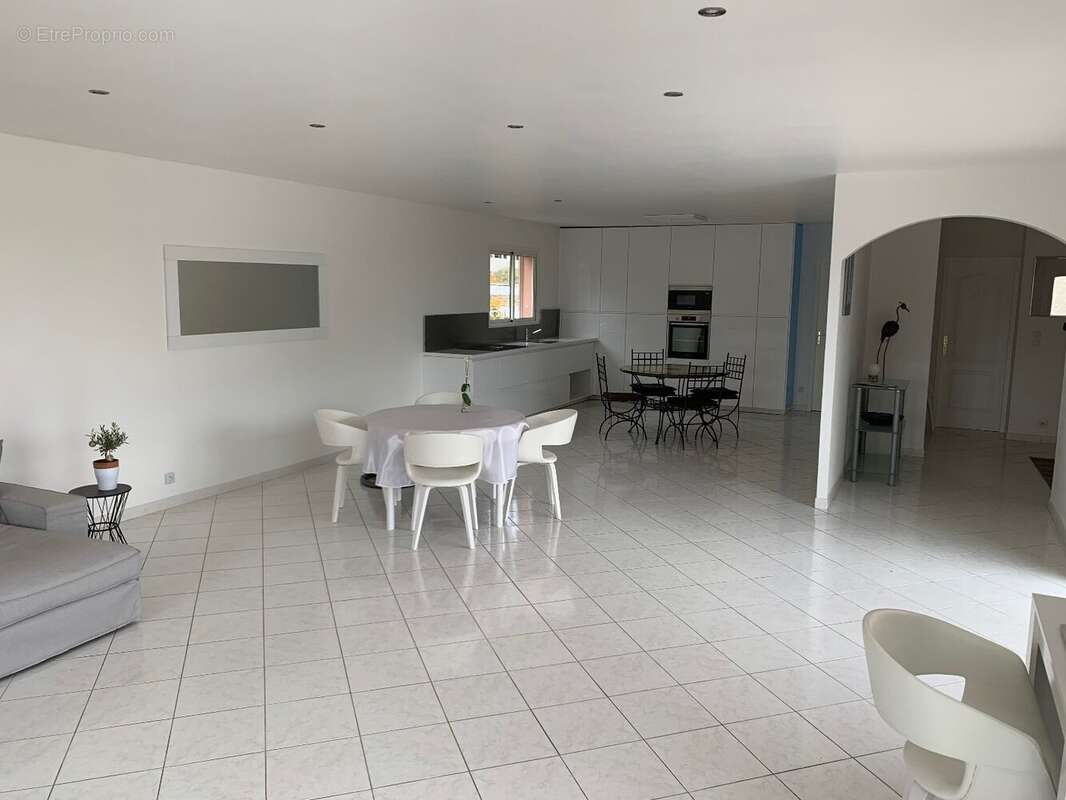 Maison à ESPONDEILHAN