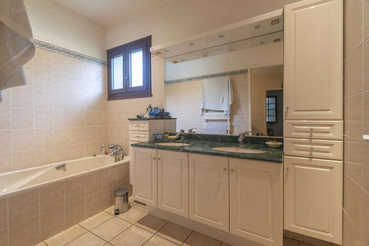 Maison à LIGNAN-DE-BORDEAUX